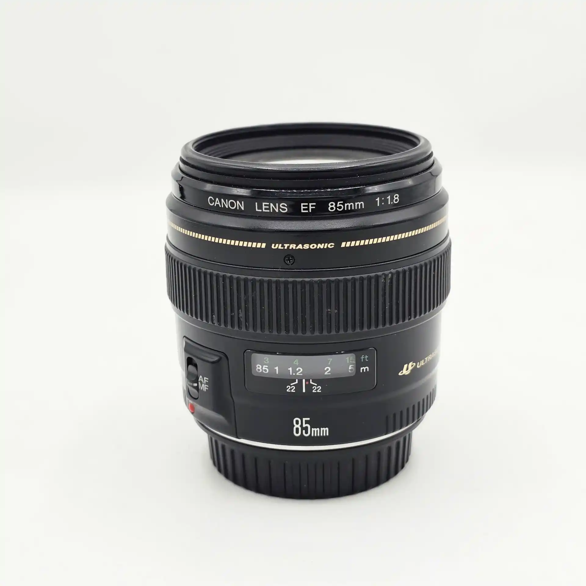 لنز حرفه ای کانن | Canon ef 85mm f/1.8 Usm در حد دست دو